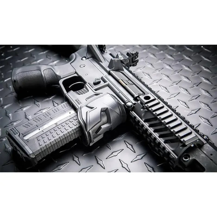 Накладка FAB Defense MOJO на шахту магазину AR-15. Black