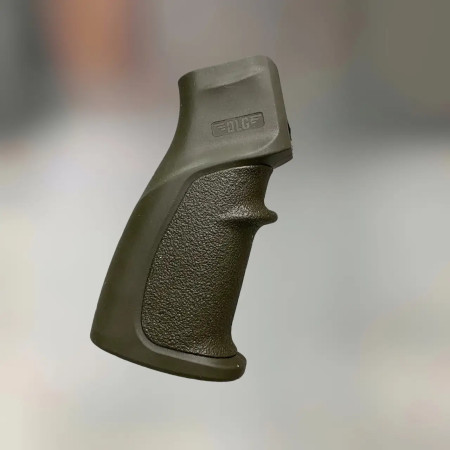 Рукоятка пистолетная для AR15 прорезиненная DLG TACTICAL (DLG-106), цвет Олива, с отсеком для батареек