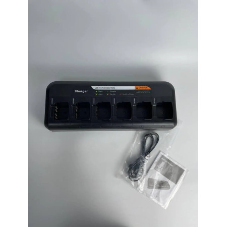 Зарядний пристрій ACM PMLN6622A для шести радіостанцій Motorola Зарядний пристрій ACM PMLN6622A для шести радіостанцій Motorola